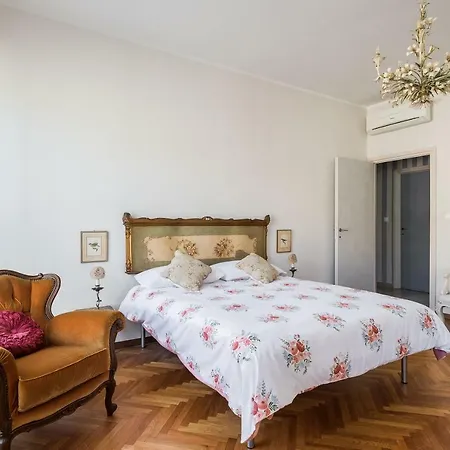 公寓 La Casa Dei Fiori 博洛尼亚