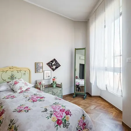 La Casa Dei Fiori Daire *